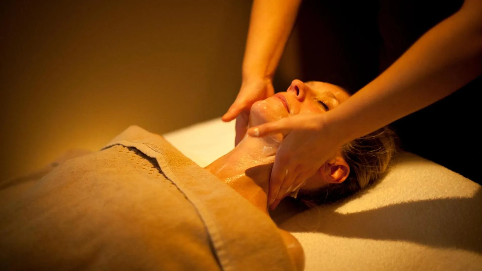 Fota Island Hotel And Spa Resort