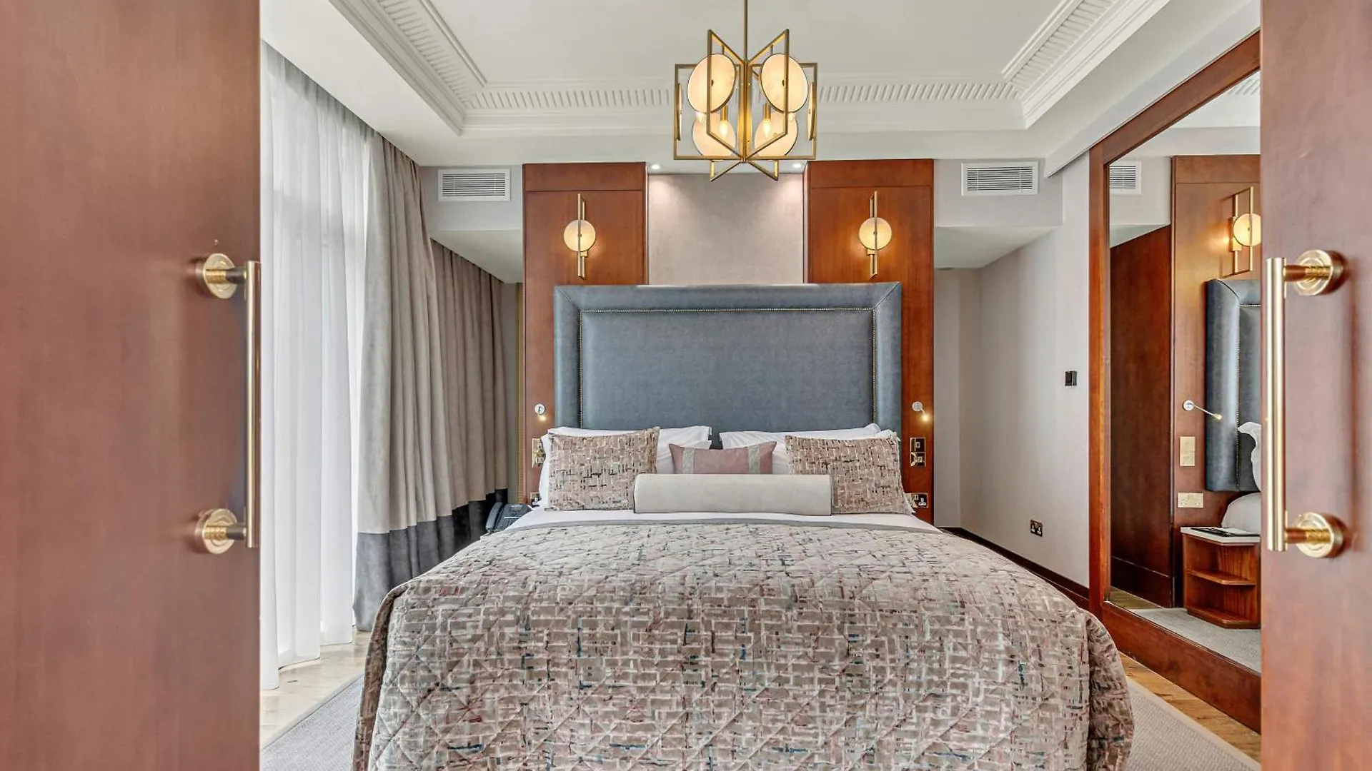 Fota Island Hotel And Spa Resort