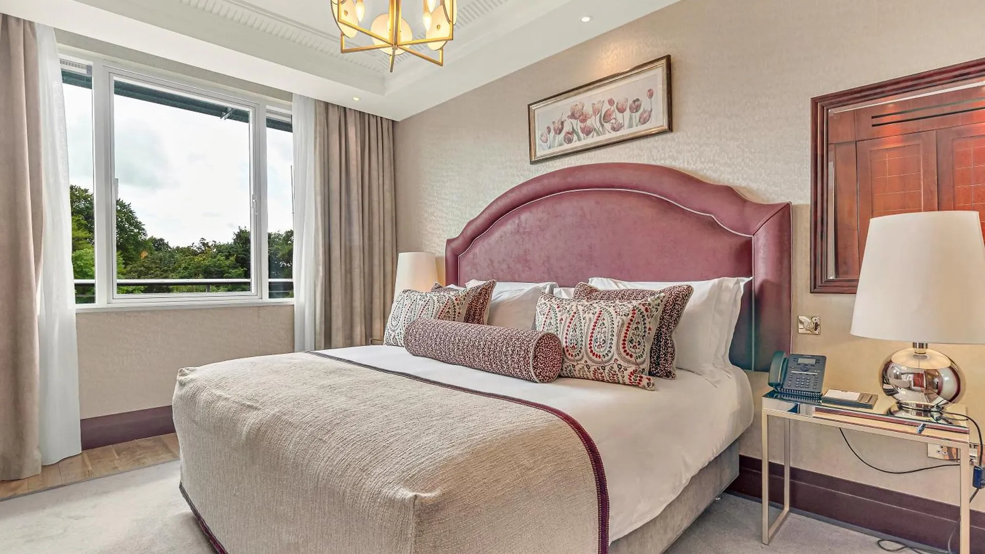 Fota Island Hotel And Spa 5*,